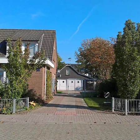 Mit Garten Und Gartenhaus By Interhome Lejlighed